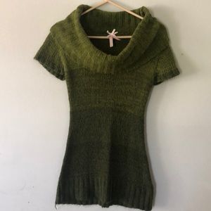 Super cute and lightweight shirt sleeve sweater